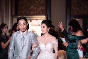 ชุดเจ้าสาวและชุดเจ้าบ่าว ชุดสากล เช่าที่แบมบี้ เวดดิ้ง ห้วยขวาง
